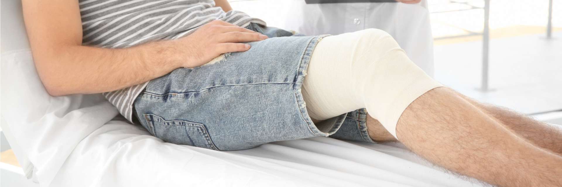 Finding A Robbinsville Knee Surgeon You Can Trust