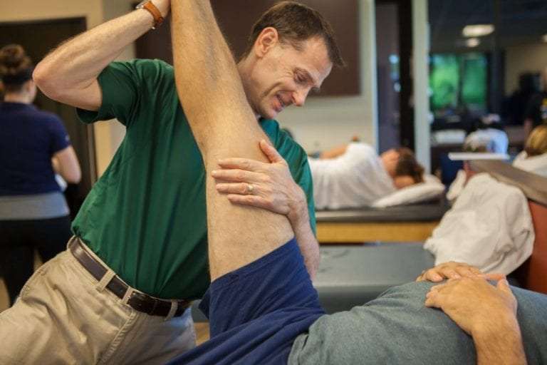 How Phoenix Physical Therapy Can Address Knee Arthritis