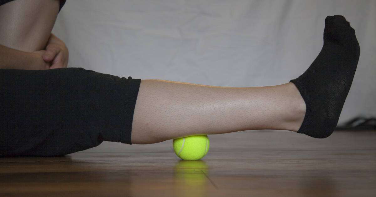 Stop Knee Popping and Cracking Noises With These Stretches